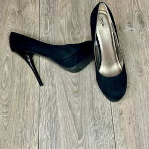 Women’s size 8 1/2 heels